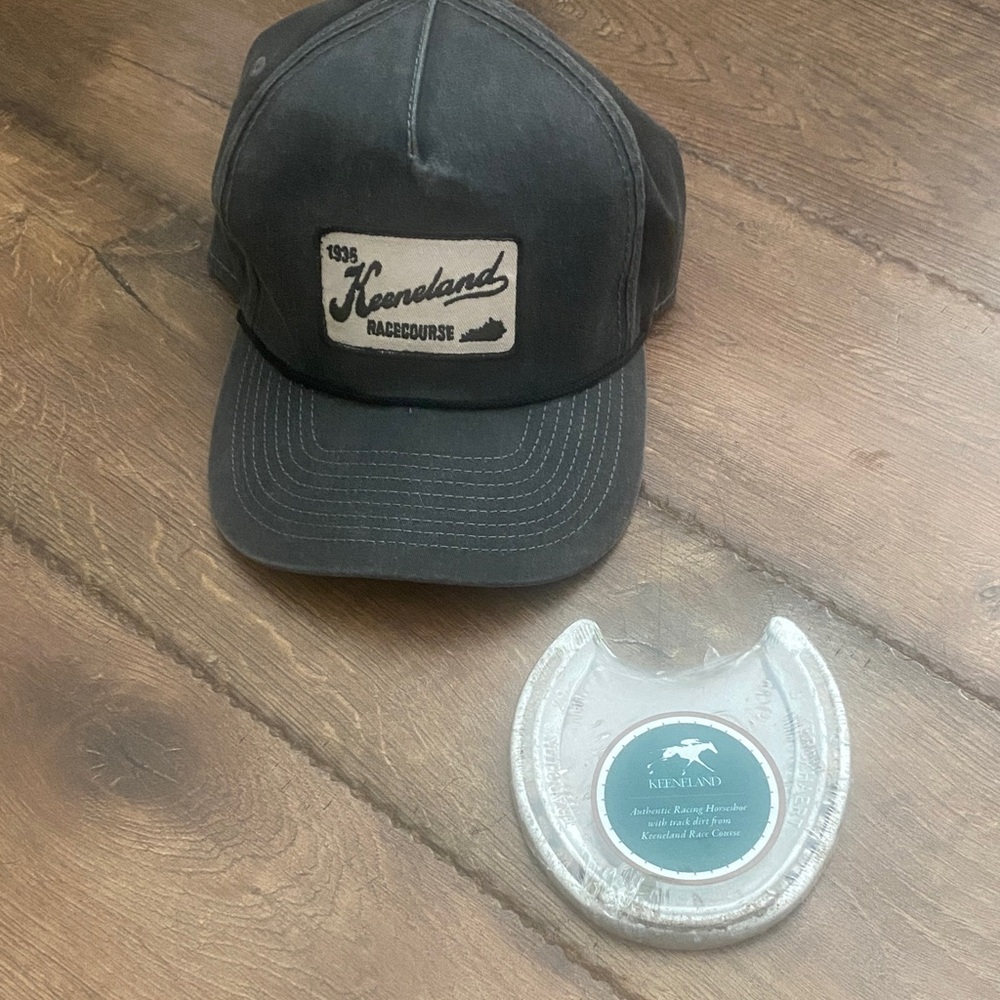Keeneland Racecourse Hat and Horseshoe Set